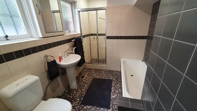 Dressing room and en Suite at Toorak Luxury Living